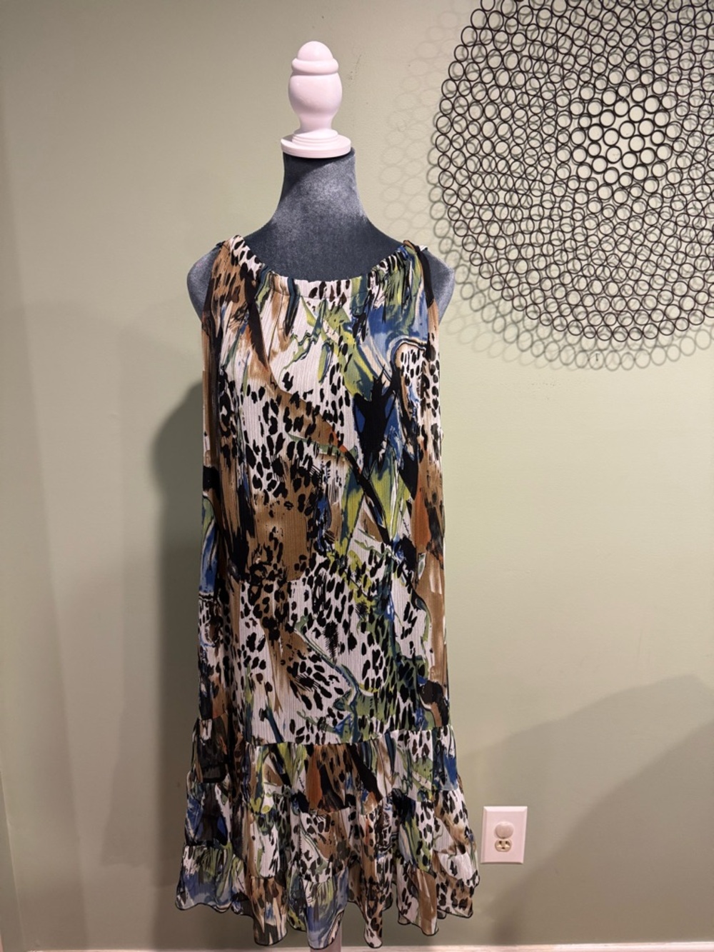Voir Voir Abstract Animal Print Crinkle Ruffle Dress | Sleeveless | Size 16 - Picture 2 of 7